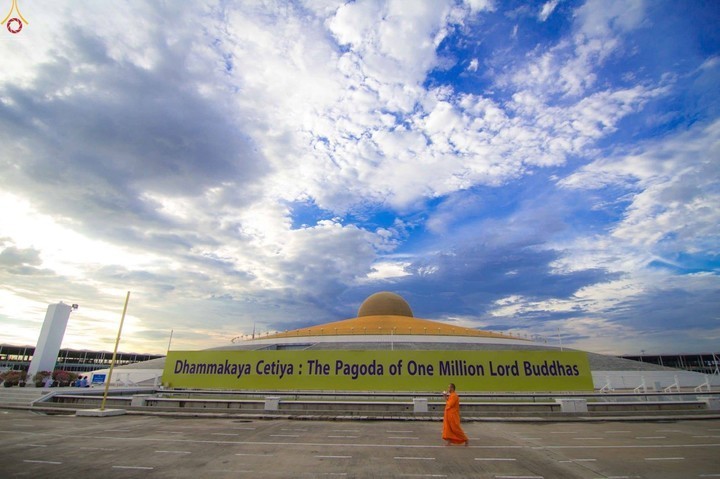 Chùa Phra Dhammakaya, Pathum Thani (Thái Lan)