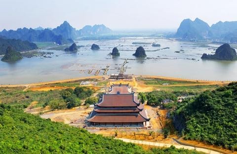 Chùa Tam Chúc - Hà Nam - Ngôi chùa đón nhận khối Thiên Thạch Mặt Trăng lớn nhất Thế giới