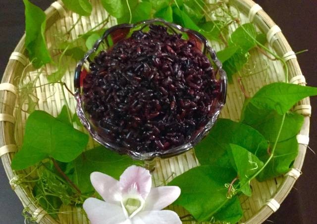 Những công dụng của nếp cẩm với chị em phụ nữ ít người biết.
