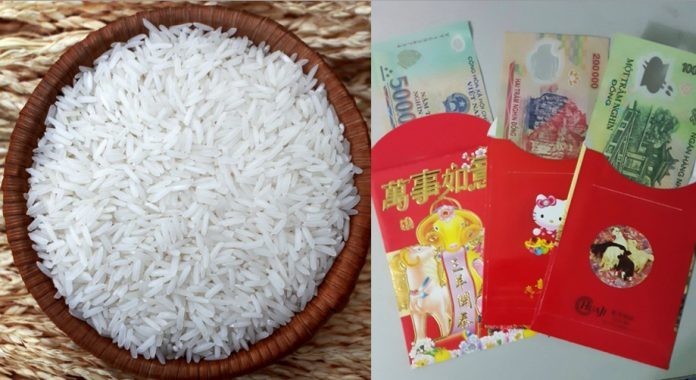Đặt bao lì xì dưới đáy hũ gạo