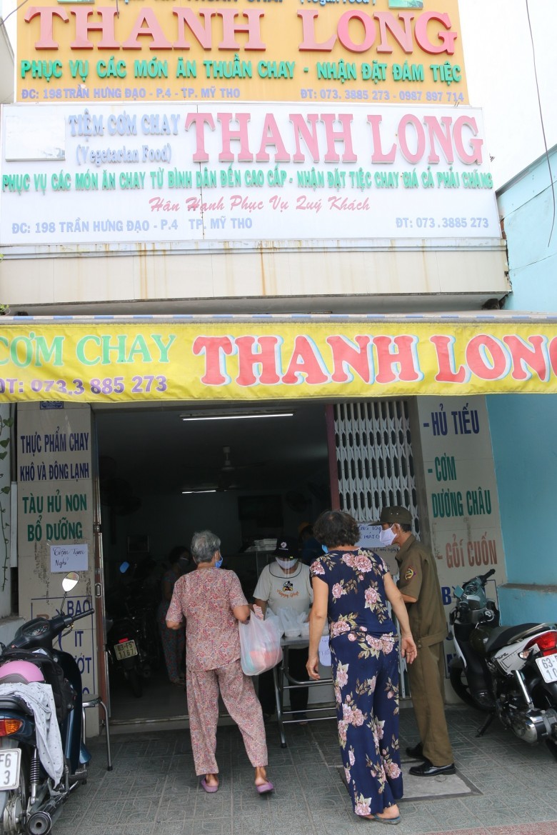 Trao yêu thương