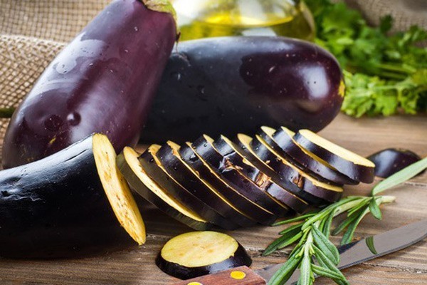 Dưới đây là những tác dụng chữa bệnh của cà tím mà ít người biết đến: