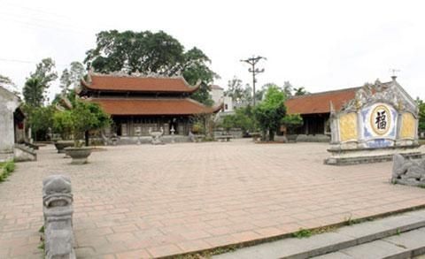 Dòng Chữ Trên Bia Mộ