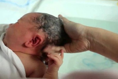 Cách tắm cho trẻ sơ sinh đúng cách