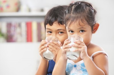 Người uống sữa hàng ngày so với người không uống sữa, sức khỏe có khác nhau nhiều không?
