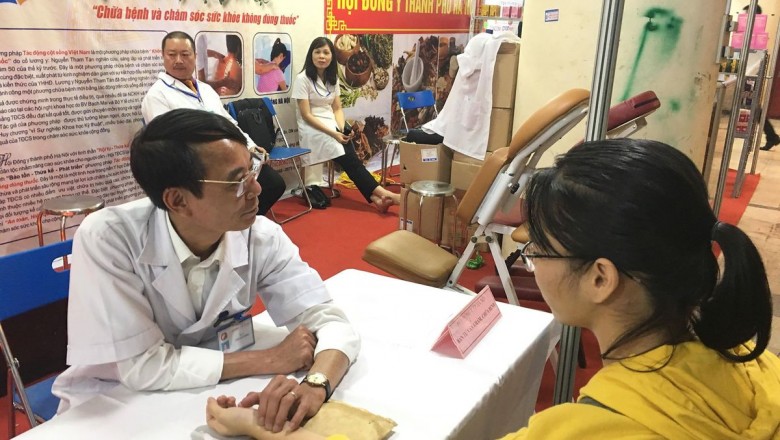 Việt Nam tiêu thụ 60.000 tấn thảo dược mỗi năm và Hơn 5.000 dược liệu cùng gần 1.300 bài thuốc dân gian được y học cổ truyền Việt Nam công nhận 