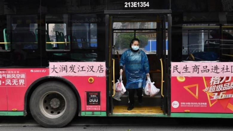 Virus Corona có thể văng xa 4,5 mét, lưu trú trong không khí 30 phút