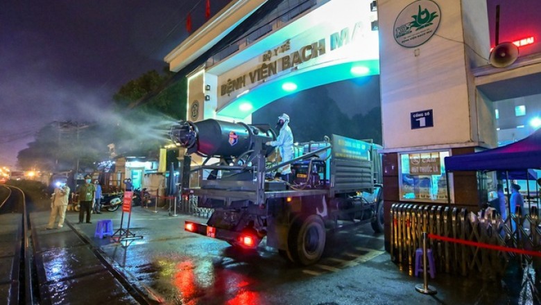 Thái Thùy Linh muốn hỗ trợ phòng ở cho bác sĩ Bệnh viện Bạch Mai