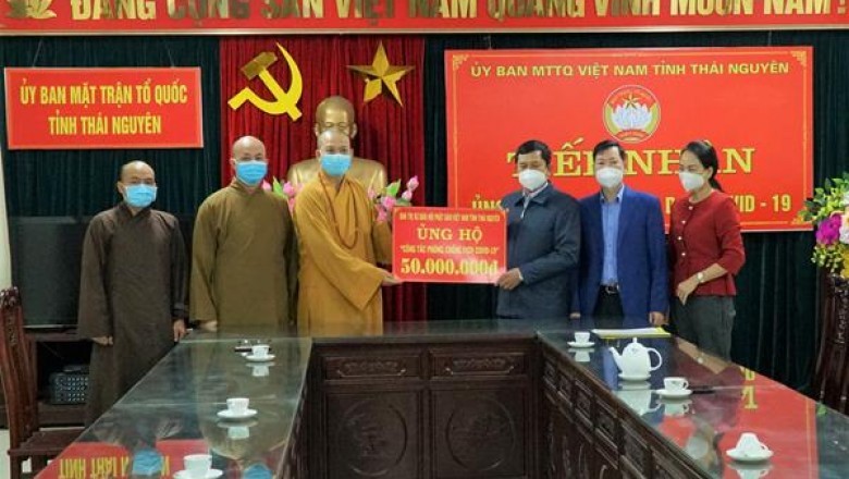 Phật giáo Thái Nguyên trao 50 triệu đồng chống Covid-19