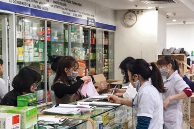 Tự ý mua thuốc ho, sốt có thể làm mất dấu người mắc Covid-19