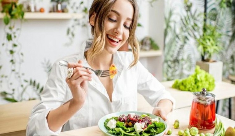 Bật mí 5 chế độ ăn uống khoa học giúp bạn có làn da khỏe đẹp từ bên trong