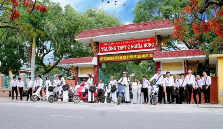 Nam Định: Hơn 1.600 học sinh vừa mới đi thực tế ở Hải Dương nghỉ học