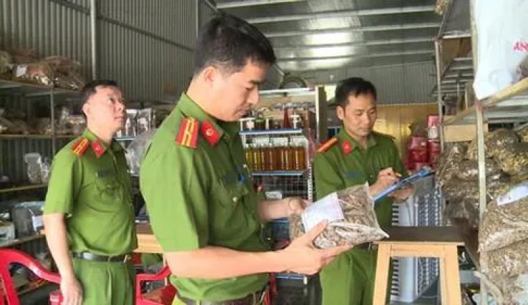 Thu dữ khó bán dược liệu: Mú từn, nấm Linh Chi, thuốc chữa đau dạ dày, thuốc đau xương khớp, viên Hà thủ ô, viên nghệ, thảo dược ngâm chân, hồng sâm, trà gạo lứt huyết rồng...