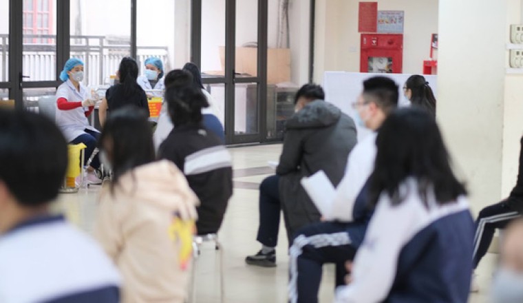86 học sinh nhập viện sau tiêm vaccine COVID-19 ở Thanh Hoá