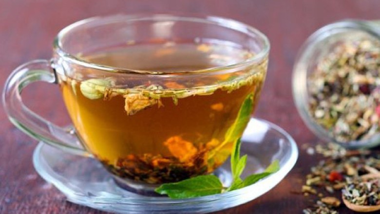 Cách dùng trà thảo dược hỗ trợ giảm triệu chứng COVID