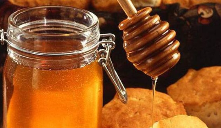Mật ong kết hợp với 1 thứ sẽ khỏe xương, bổ cho tim, chống cháy nắng