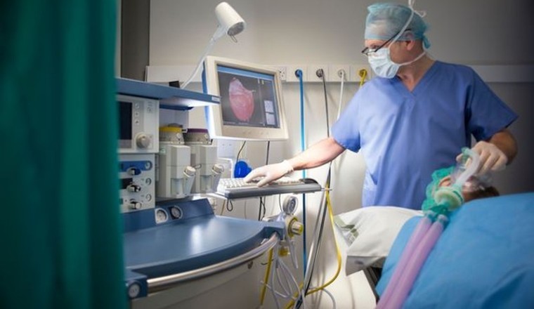 Bác sĩ bệnh hoạn xâm hại sản phụ ngay trên bàn sinh mổ