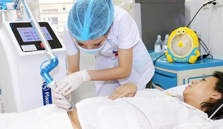 Các nhà khoa học Huế dùng tia plasma lạnh điều trị vết bỏng nhanh liền sẹo