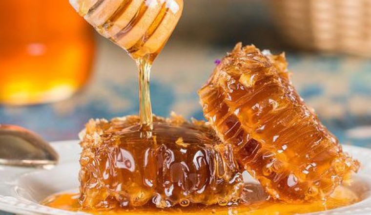 Nghiên cứu mới về tác dụng bất ngờ của mật ong thô