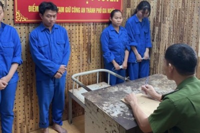 Bắt các đối tượng lừa đảo kiểu tặng thực phẩm chức năng cho bệnh nhân. Người nhận 'chỉ phải đóng phí vận chuyển' với số tiền gần bằng với giá trị của sản phẩm được tặng