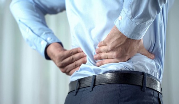 Đau lưng bệnh xương khớp và Đau Lưng dấu hiệu bệnh ung thư khác nhau như nào?