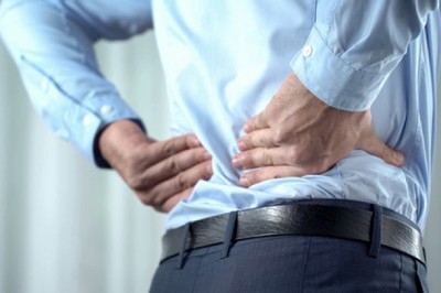 Đau lưng bệnh xương khớp và Đau Lưng dấu hiệu bệnh ung thư khác nhau như nào?