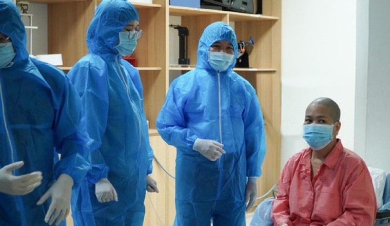 Lần đầu tiên tại Việt Nam: Điều trị thành công cho bệnh nhân ung thư hạch