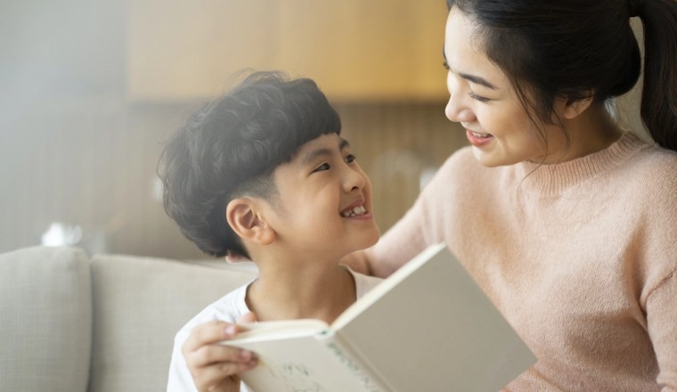 Nhà có 3 kiểu người mẹ sau đây, tương lai con cái như được chắp đôi cánh, đi đâu cũng tự tin bay cao bay xa