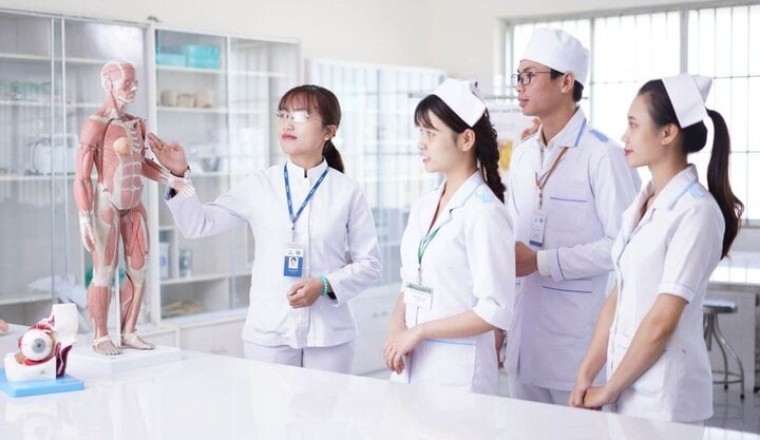 Những cuốn sách về cây thuốc vị thuốc hay nhất nên đọc