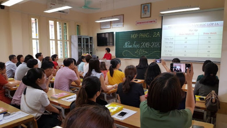 GIÁO VIÊN 25 NĂM NÓI THẲNG: NHÌN CÁCH CHA MẸ HỌP PHỤ HUYNH, TÔI ĐOÁN ĐƯỢC TƯƠNG LAI CỦA CON